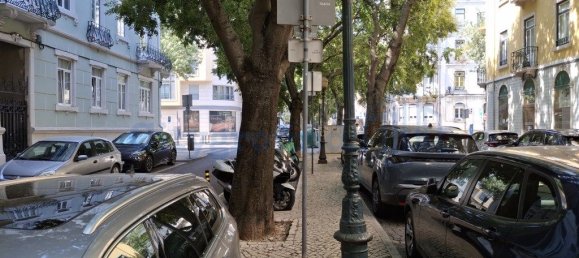 340m² Commercial property in Lisbon, Portugal No. 194619 9