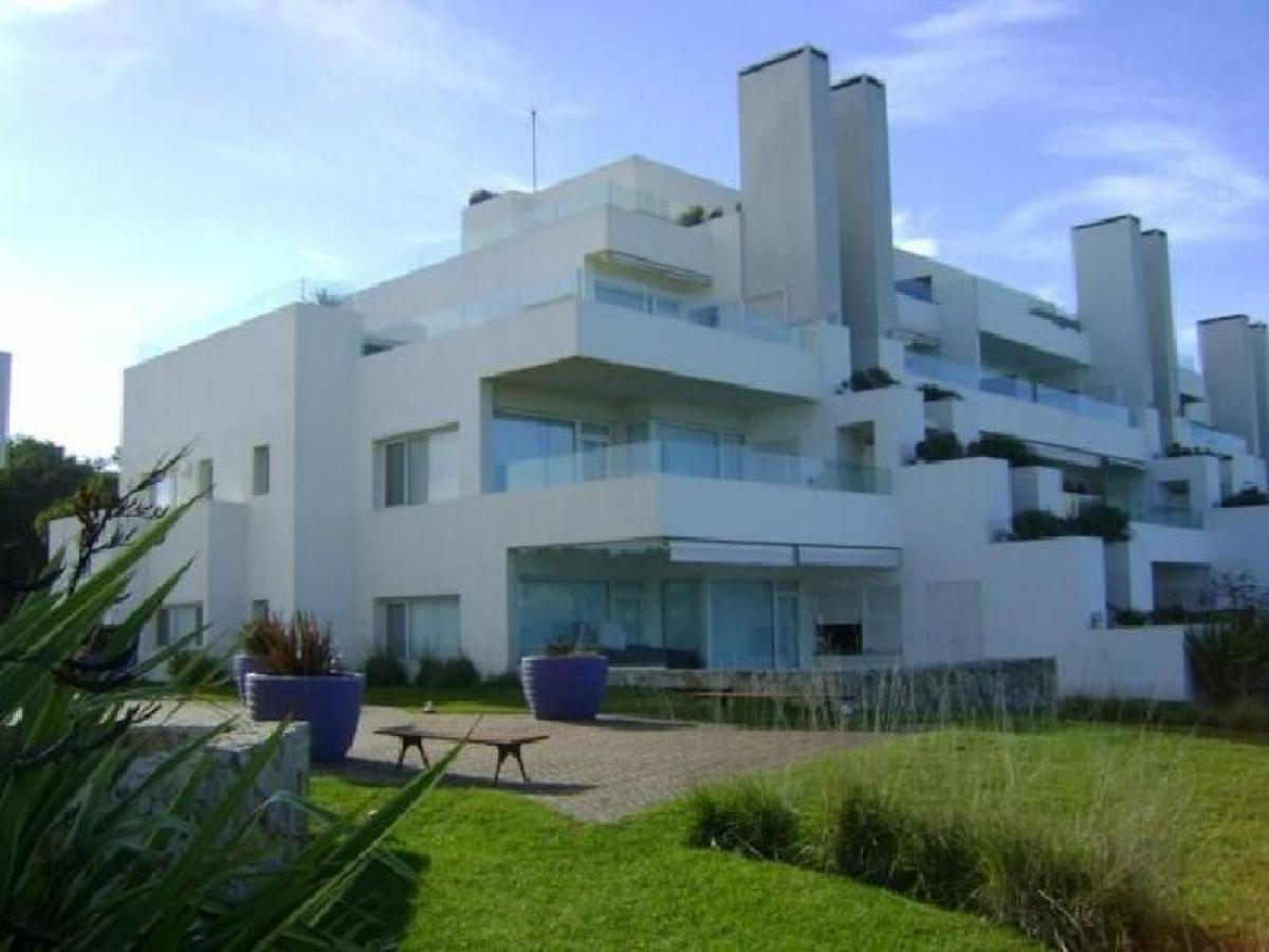 3 bedrooms Apartment in Mar del Plata, Argentina No. 80172