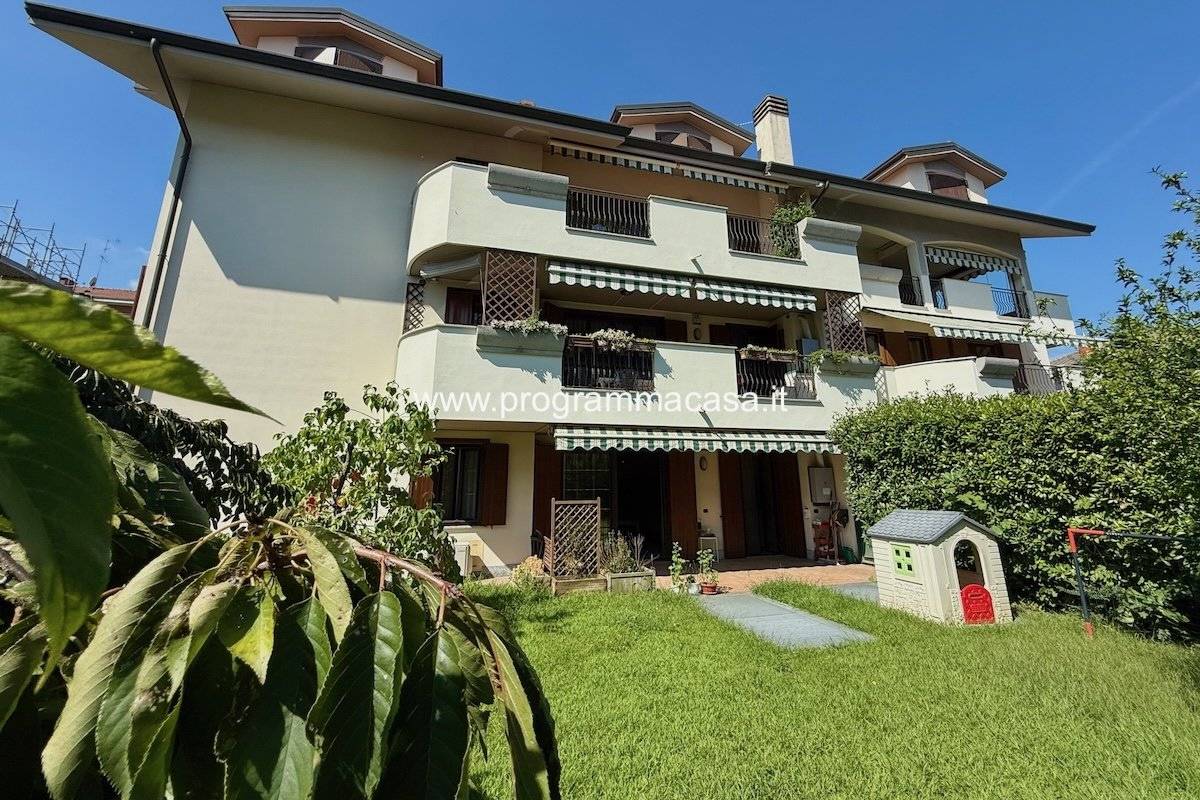 2 غرف نوم شقة في Cernusco sul Naviglio, Italy رقم 319173