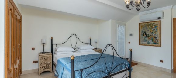 5 bedrooms Penthouse in Marbella, Spain No. 55817 9