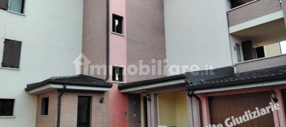3 rooms Apartment in Reggio Emilia, Italy No. 332961 2