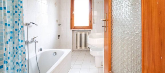 2 Schlafzimmer Wohnung in Cesenatico, Italy, Nr. 376159 9