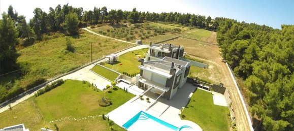 5 bedrooms Villa in Chalkidiki, Greece No. 1199 4