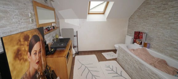 Casa de 3 dormitorios en Drancy, France No. 181460 8