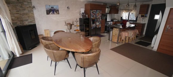 Casa de 3 dormitorios en Drancy, France No. 181460 10