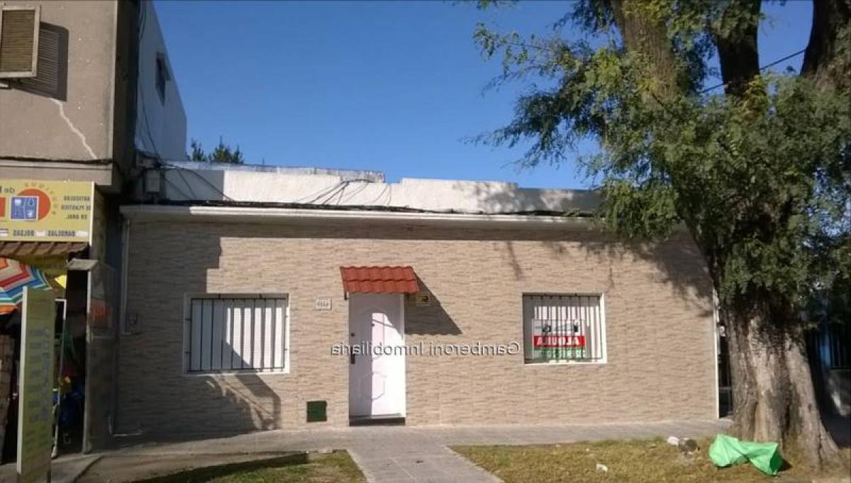 2 bedrooms House in Montevideo, Uruguay No. 10575