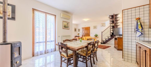 Duplex de 4 divisões em Capodimonte, Italy N.º 274879 16