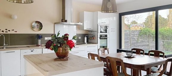 Casa de 4 dormitorios en Lancieux, France No. 205500 4