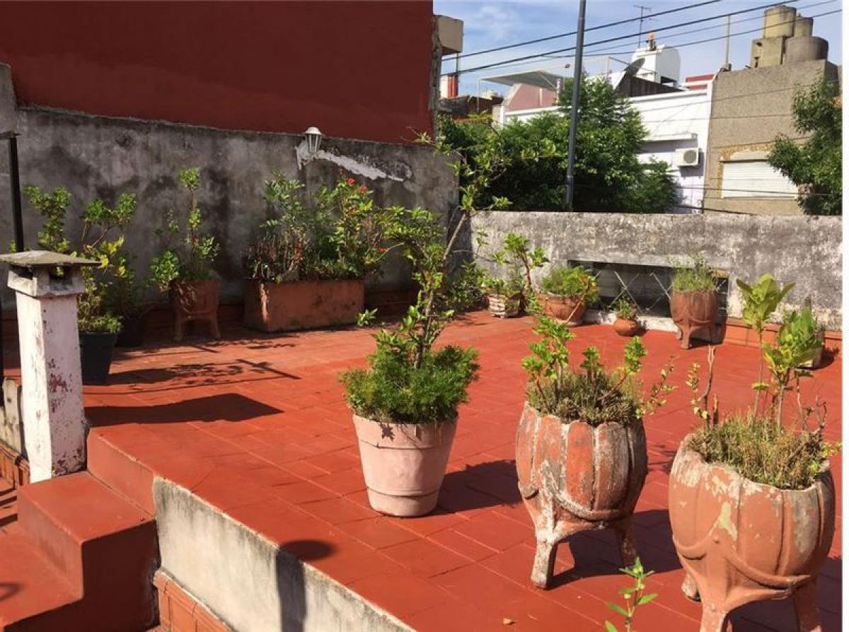 Casa de 4 dormitorios en Buenos Aires, Argentina No. 69915