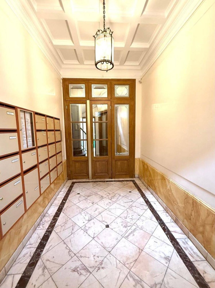 Studio in Paris, France No. 331215