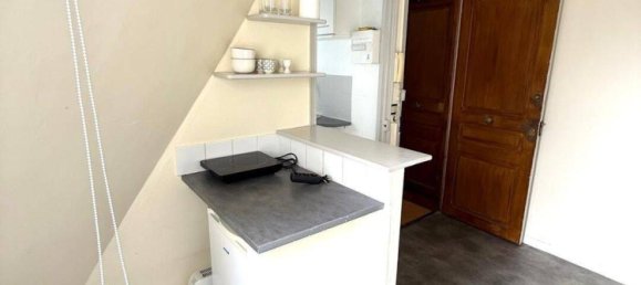 Studio in Paris, France No. 331215 2