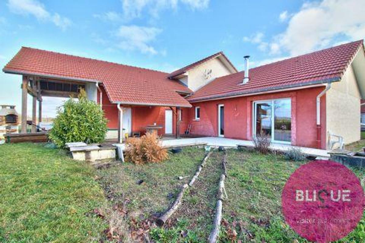Casa T5 em Mirecourt, France N.º 4135