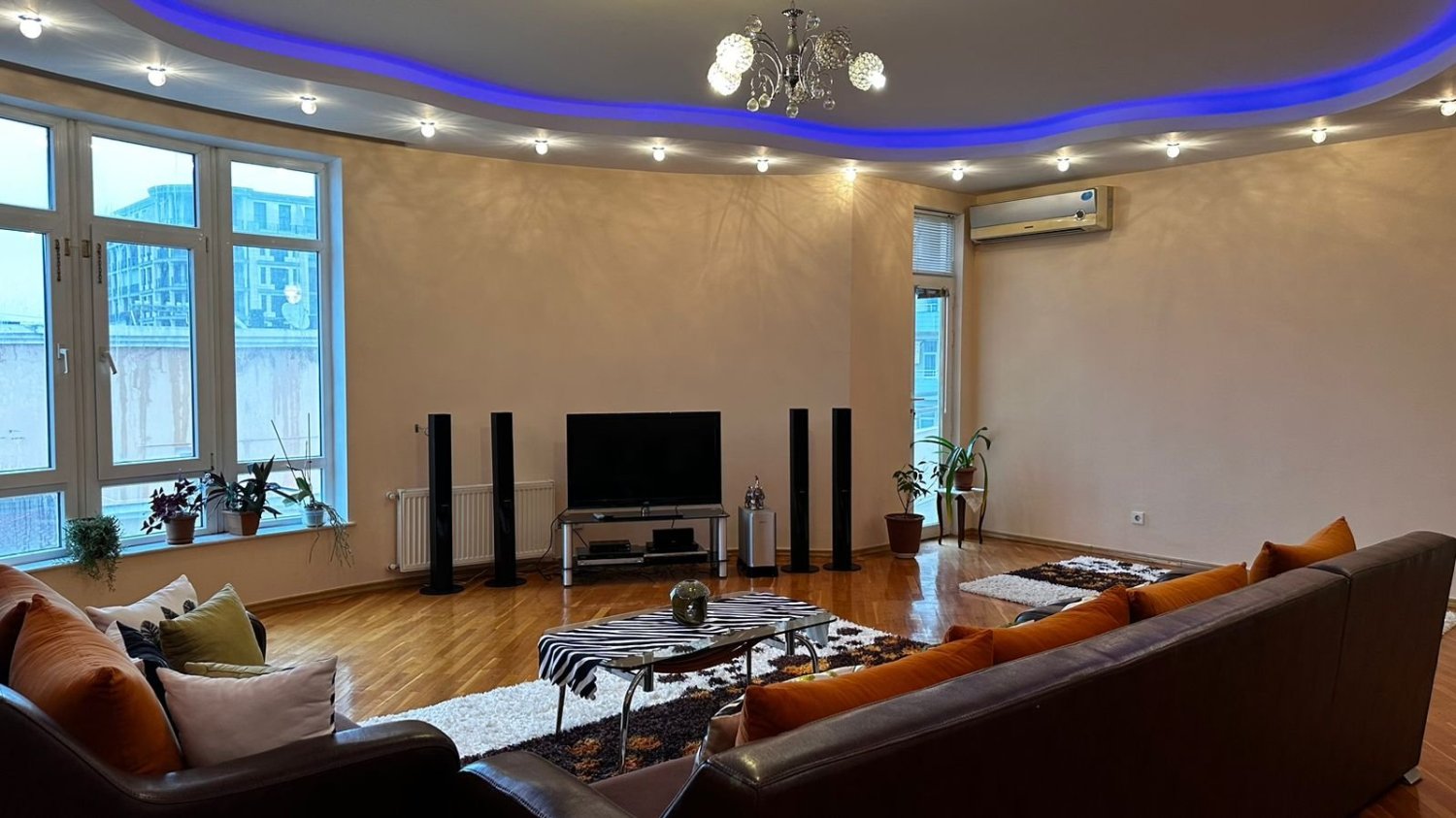 4 bedrooms Apartment in Nasimi, Azerbaijan No. 1438