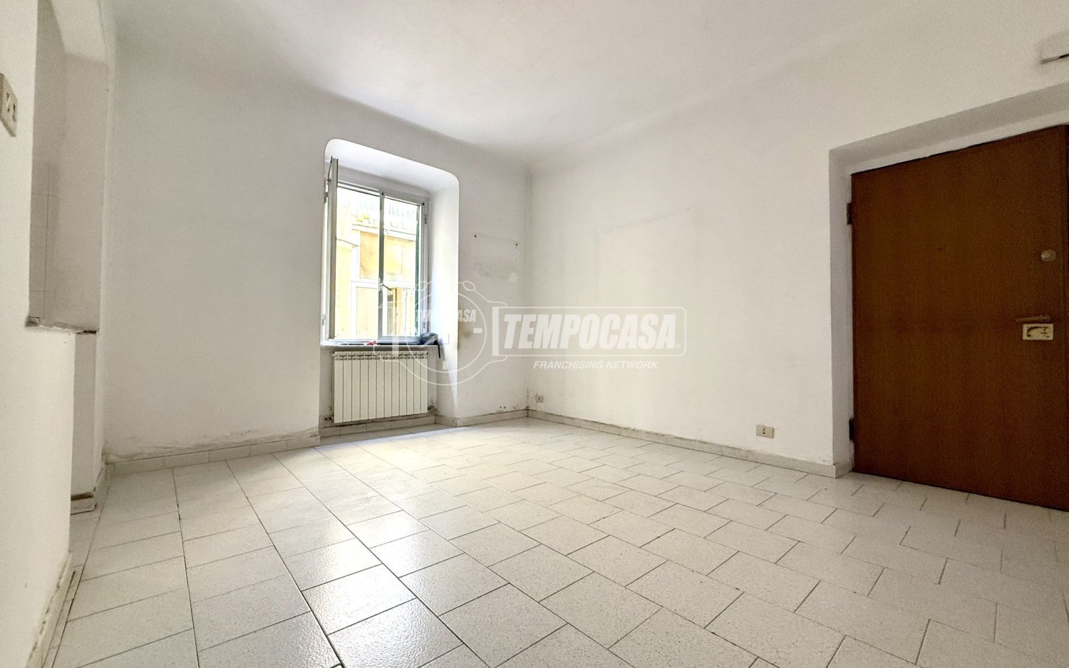 Apartamento de 3 dormitorios en Genoa, Italy No. 312581
