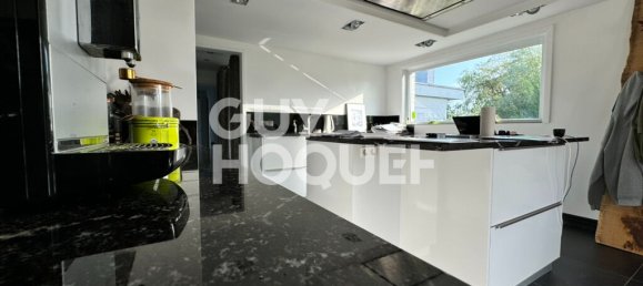 5 bedrooms House in Halluin, France No. 233879 3