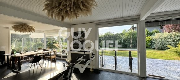 5 bedrooms House in Halluin, France No. 233879 2