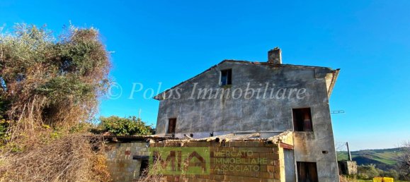 Дом с 3 спальнями в Монтаппоне, Италия № 165203 3