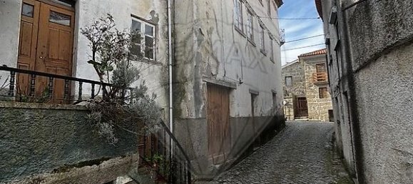 2 bedrooms House in Nespereira, Portugal No. 28439 2