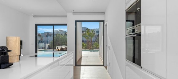 Вилла с 4 спальнями в Дехеса де Кампоамор, Испания № 184719 22