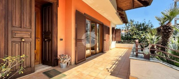 10 rooms Villa in Giugliano in Campania, Italy No. 9412 6