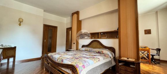 10 rooms Villa in Giugliano in Campania, Italy No. 9412 18