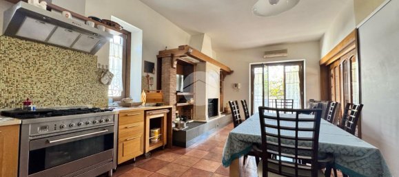 10 rooms Villa in Giugliano in Campania, Italy No. 9412 12