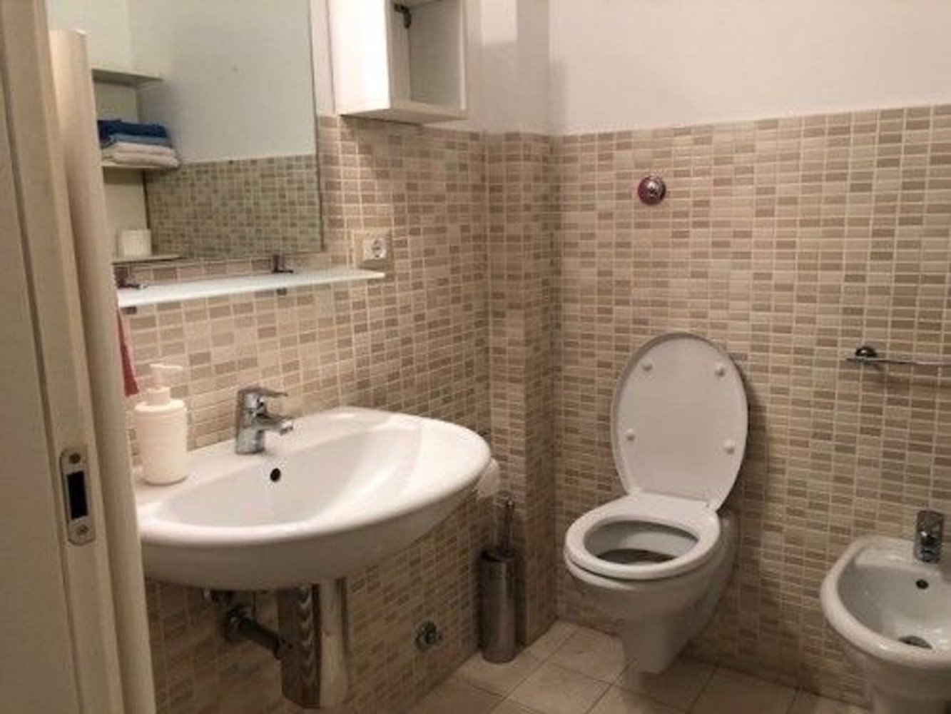 3 rooms Apartment in Ancona, Italy No. 169309