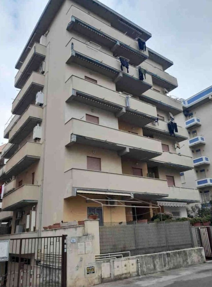 5 rooms Apartment in Nettuno, Italy No. 13317