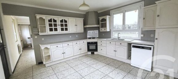 Casa de 5 dormitorios en Gisors, France No. 304725 4