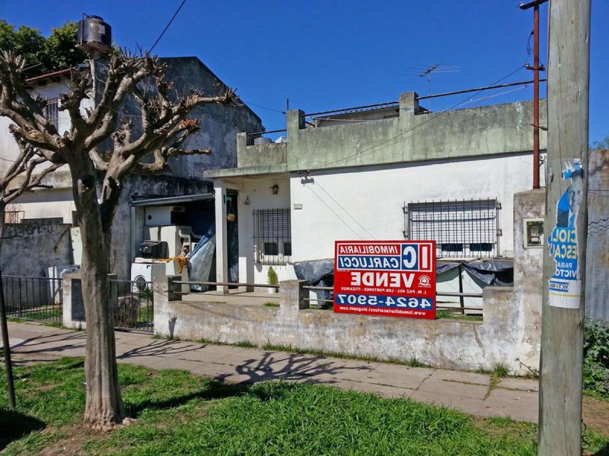 Casa de 2 dormitorios en Ituzaingó, Argentina No. 101489