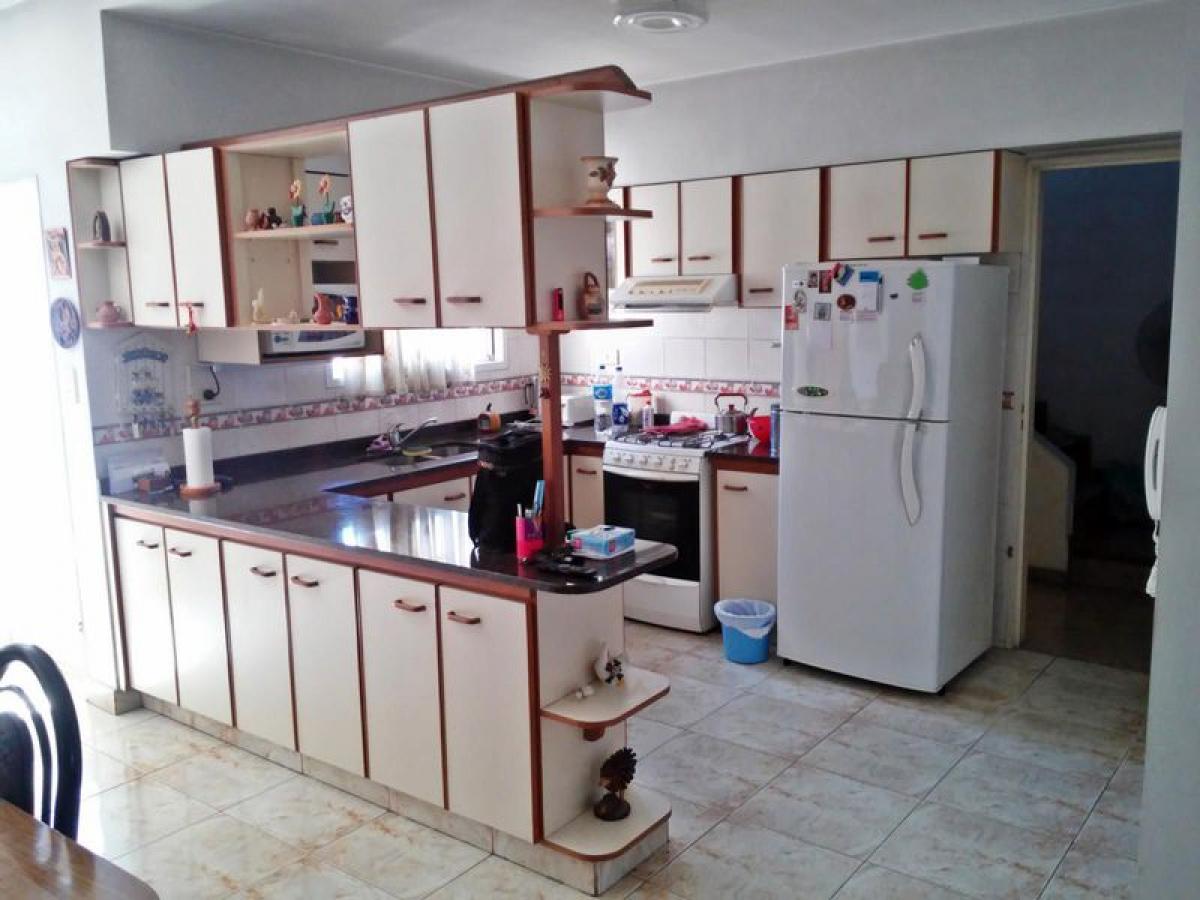 3 bedrooms Apartment in Tres de Febrero, Argentina No. 20929