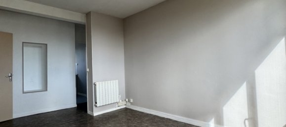 Квартира с 2 спальнями в Бурж, Франция № 233490 3