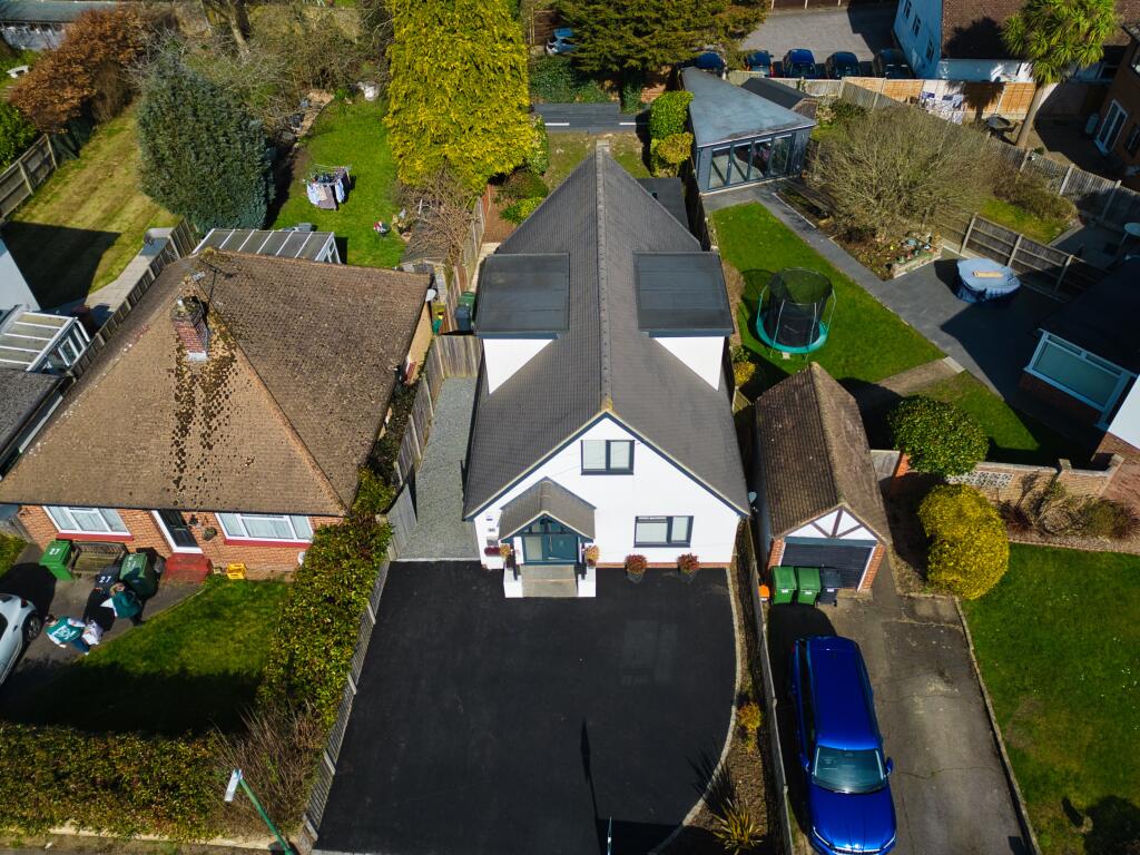 4 bedrooms House in Maidstone, United Kingdom No. 10485