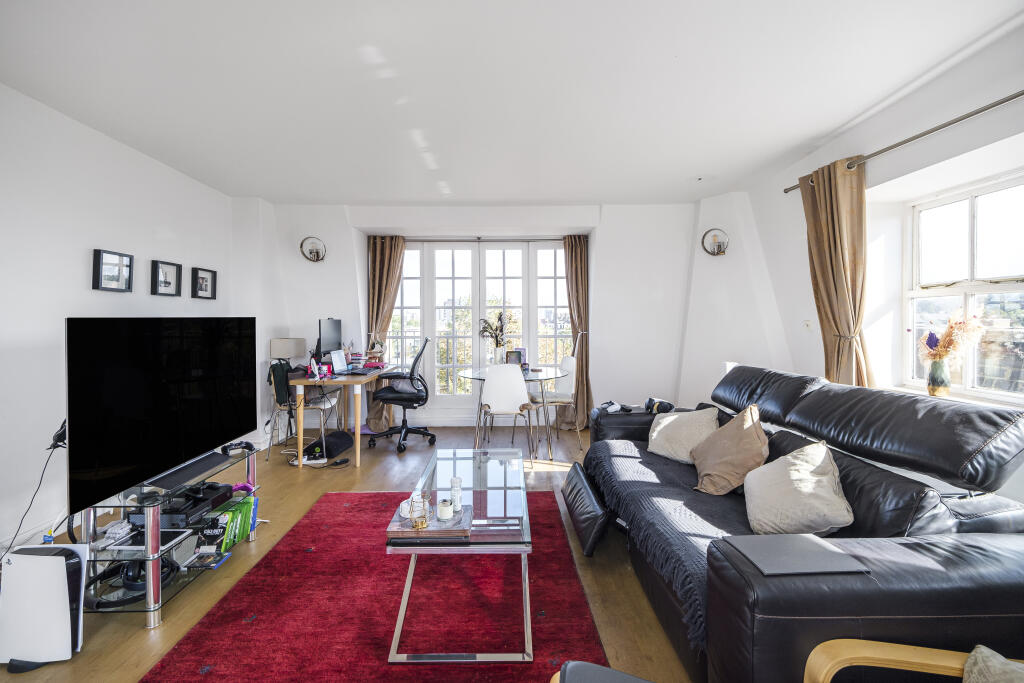 2 bedrooms Apartment in London, United Kingdom No. 14173