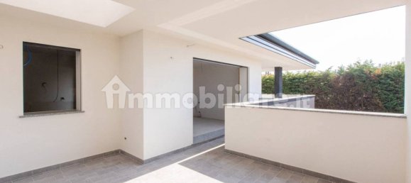 3 bedrooms Villa in Legnano, Italy No. 100372 18