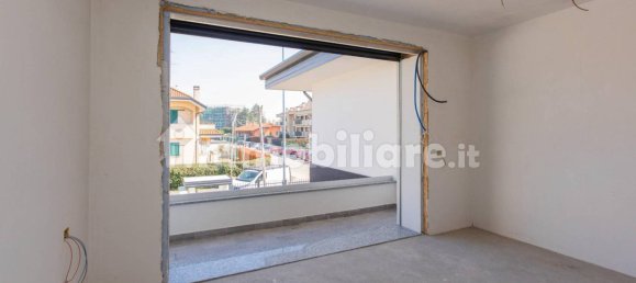 3 bedrooms Villa in Legnano, Italy No. 100372 21
