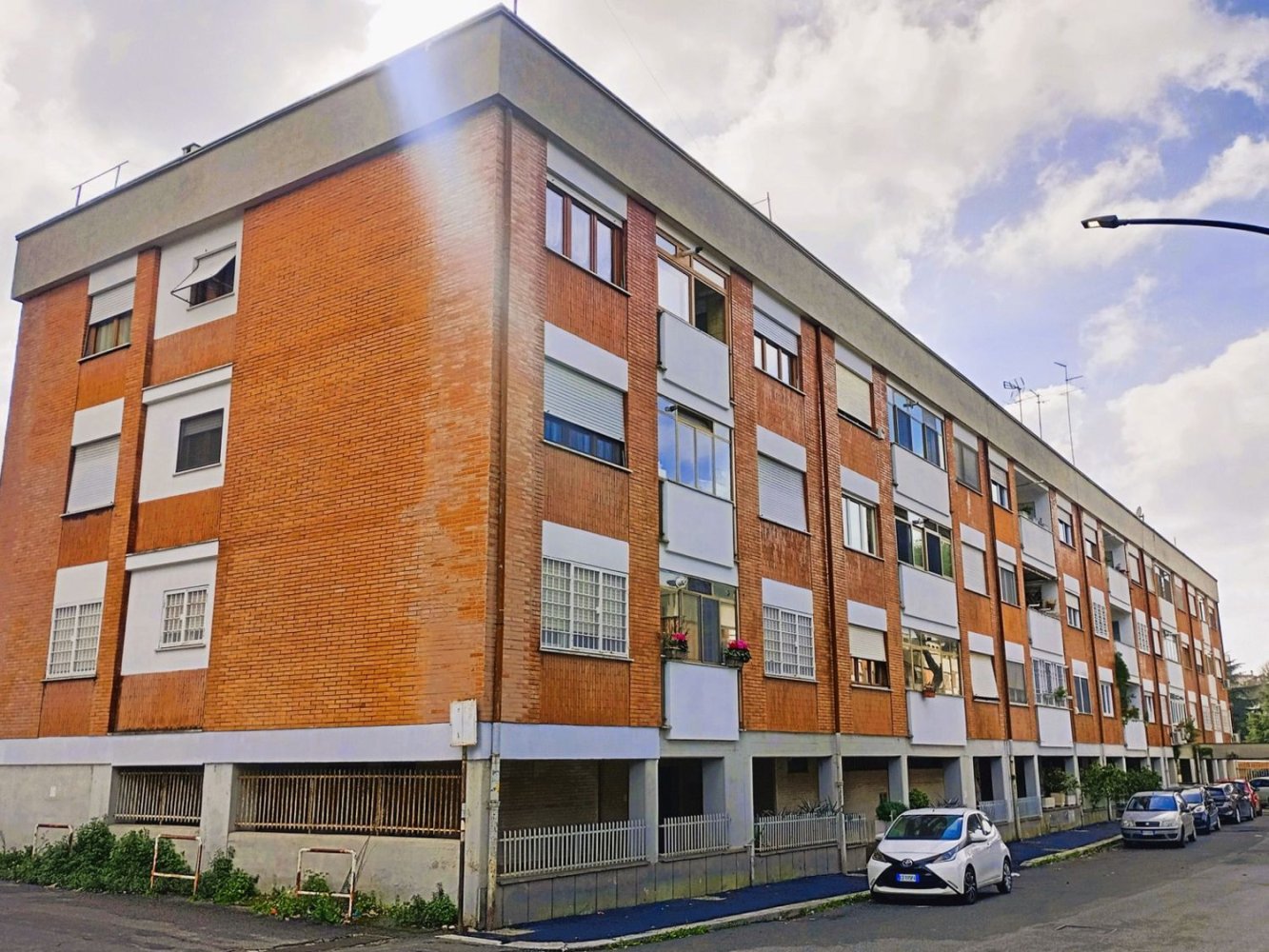 5 rooms Apartment in Rome, Italy No. 287533