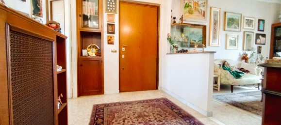 5 rooms Apartment in Rome, Italy No. 287533 9