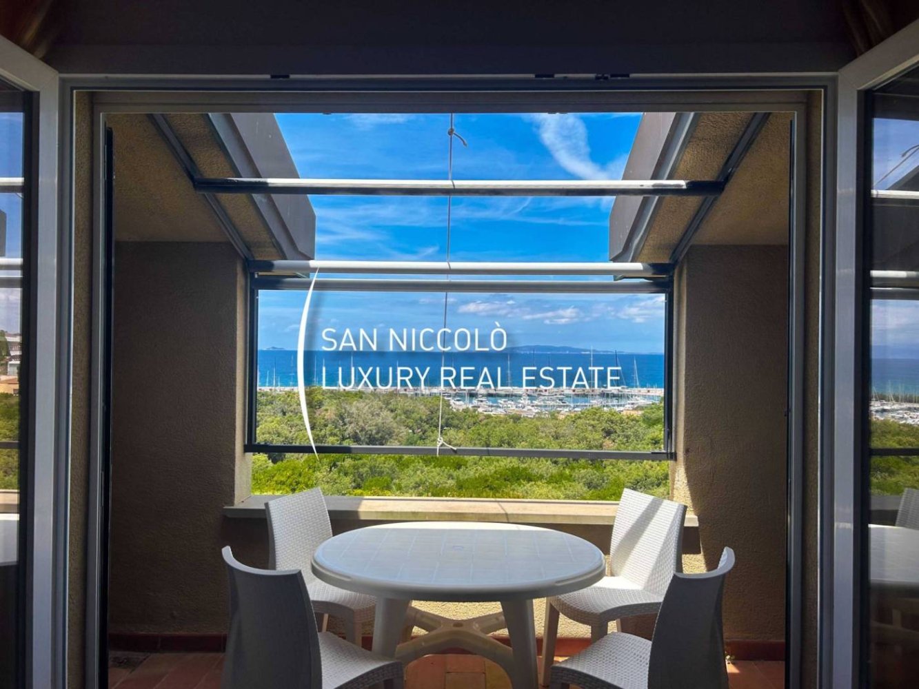 Apartamento de 3 dormitorios en Castiglione della Pescaia, Italy No. 184233