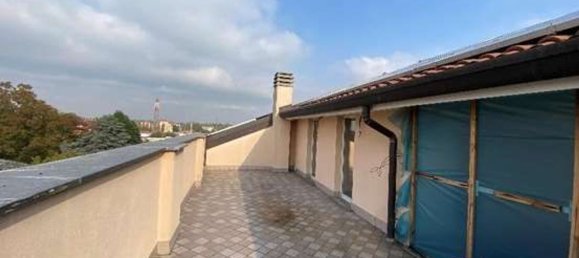 Apartamento de 3 habitaciónes en Abbiategrasso, Italy No. 7858 10