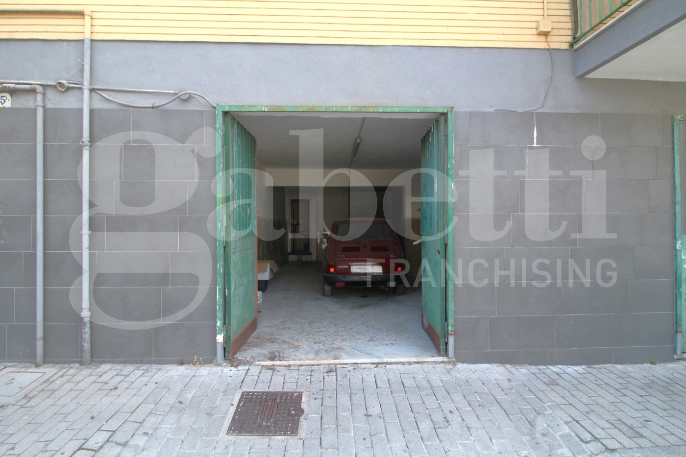 42m² Garage in Arzano, Italy No. 266791