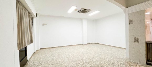 253m² Commercial property in Petrer, Spain No. 98642 7