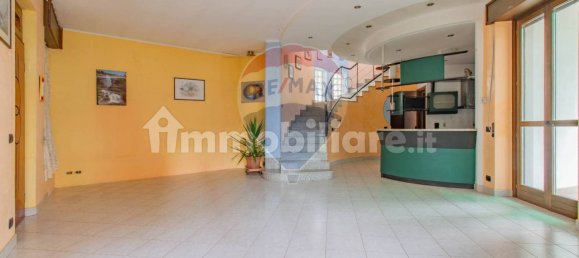3 Schlafzimmer Villa in Gorla Minore, Italy, Nr. 263558 2