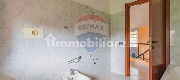 3 Schlafzimmer Villa in Gorla Minore, Italy, Nr. 263558 19