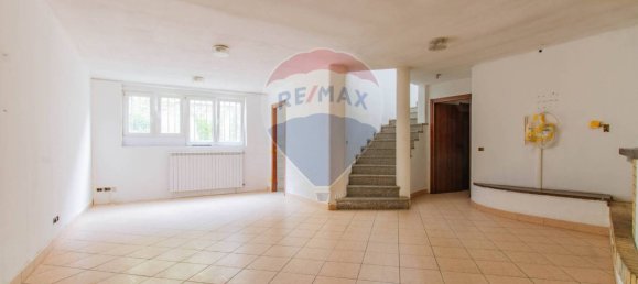 3 Schlafzimmer Villa in Gorla Minore, Italy, Nr. 263558 23