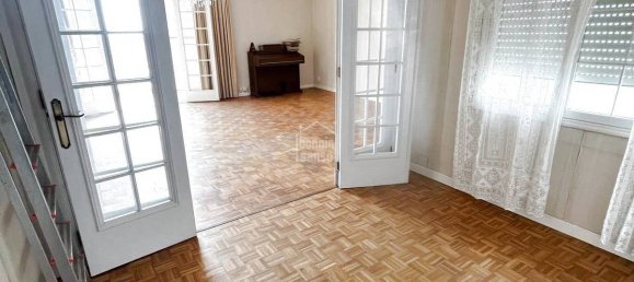 Apartamento de 4 dormitorios en Mahon, Spain No. 4999 3