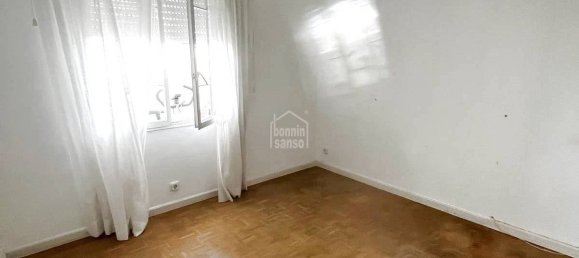 Apartamento de 4 dormitorios en Mahon, Spain No. 4999 11