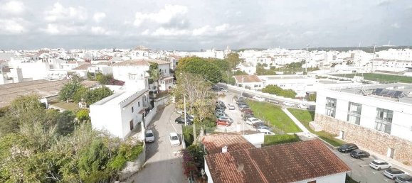 Apartamento de 4 dormitorios en Mahon, Spain No. 4999 20