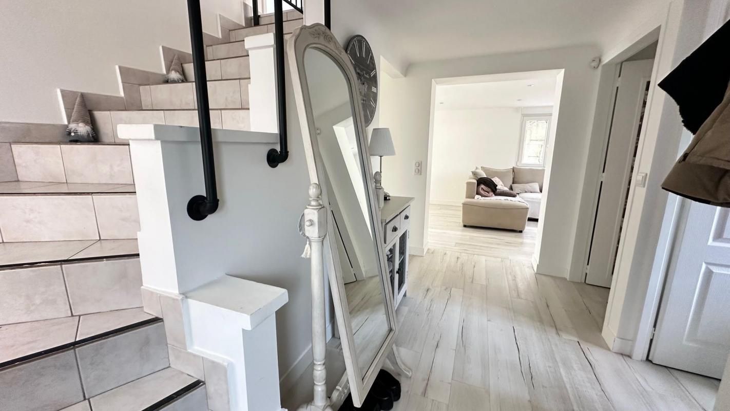 3 bedrooms House in Neuilly-Plaisance, France No. 121280