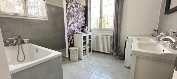 3 bedrooms House in Neuilly-Plaisance, France No. 121280 4